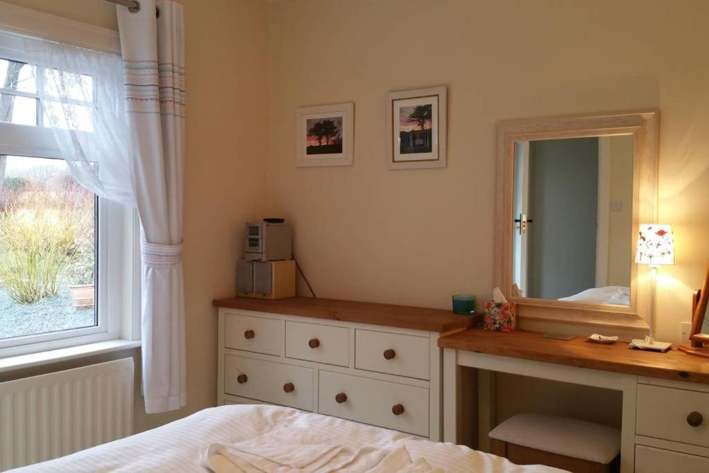 Horsna Parc Retreat Bed & Breakfast Saint Tudy ภายนอก รูปภาพ