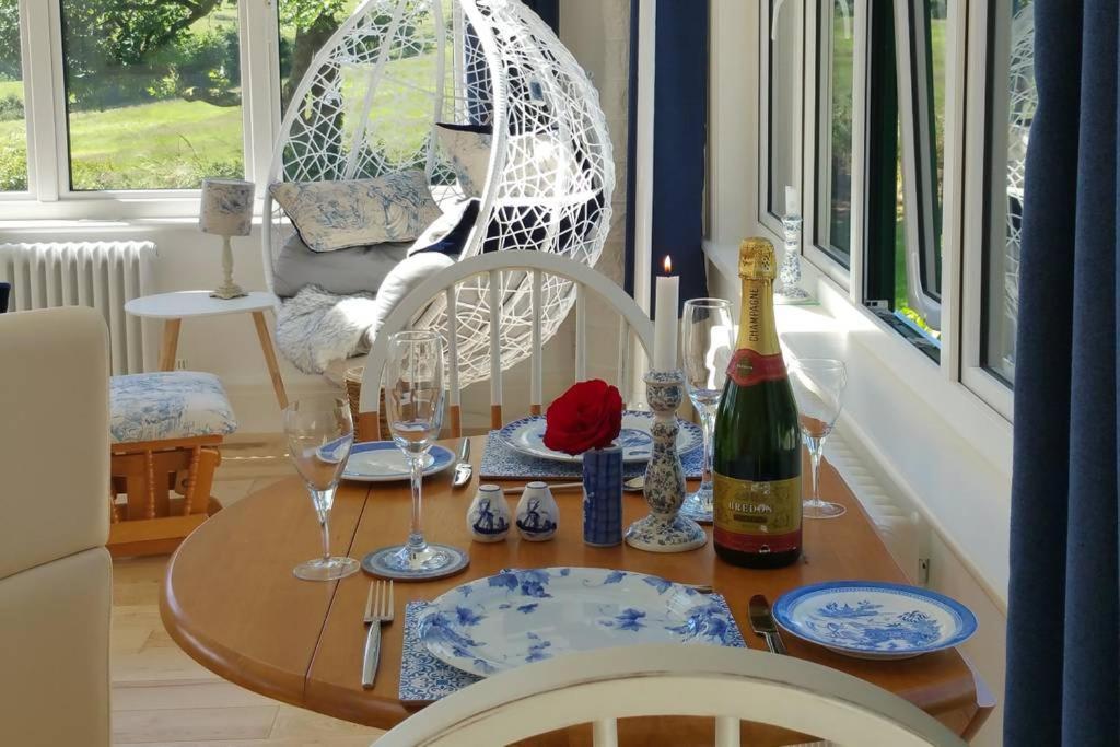 Horsna Parc Retreat Bed & Breakfast Saint Tudy ภายนอก รูปภาพ